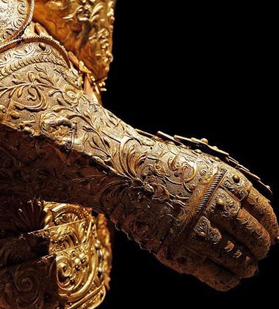 法国国王亨利三世的黄金铠甲,约1550年制