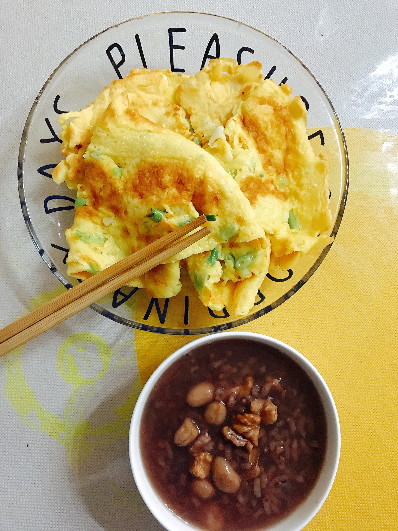 早餐鸡蛋饼 黑米粥