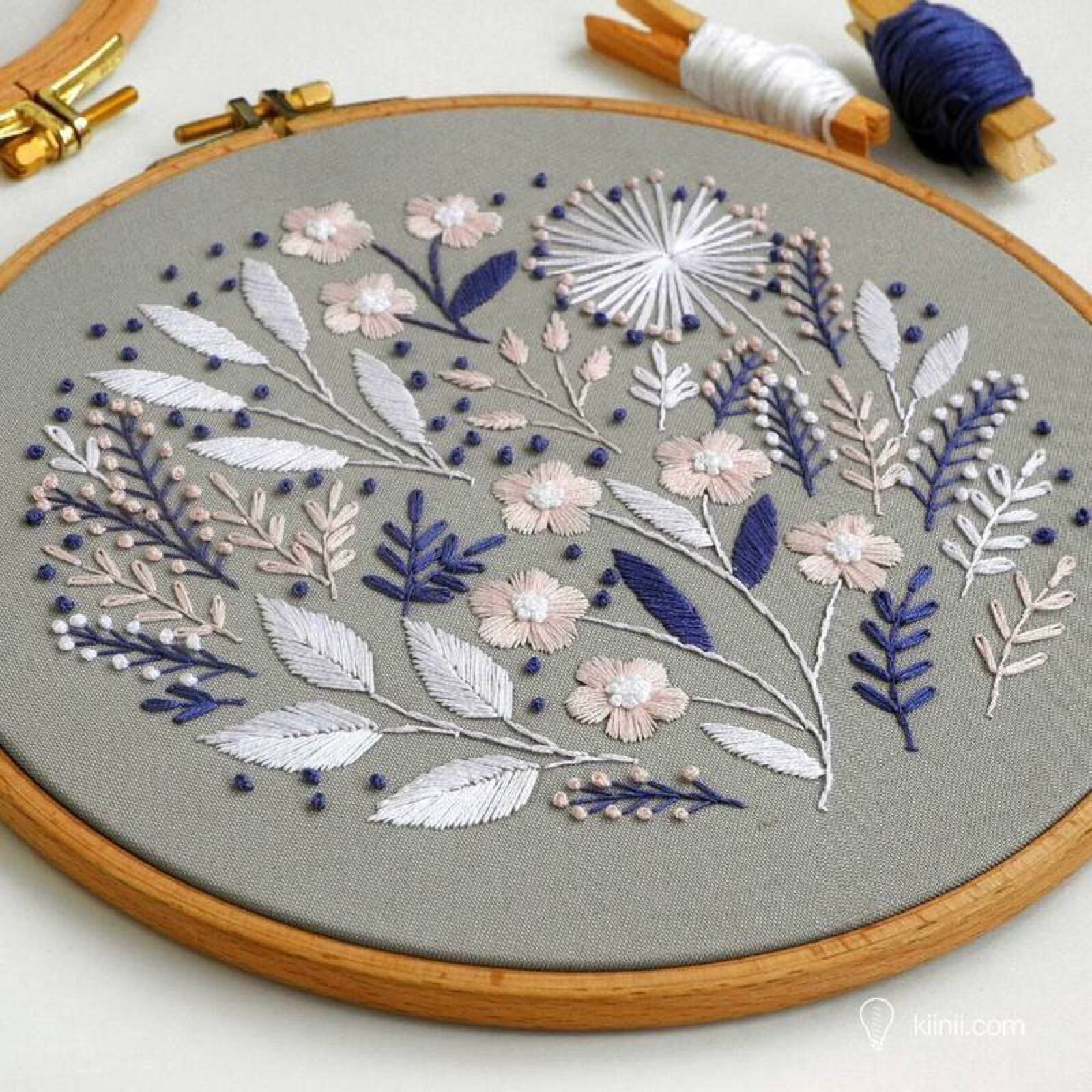 刺绣花卉 by kristina