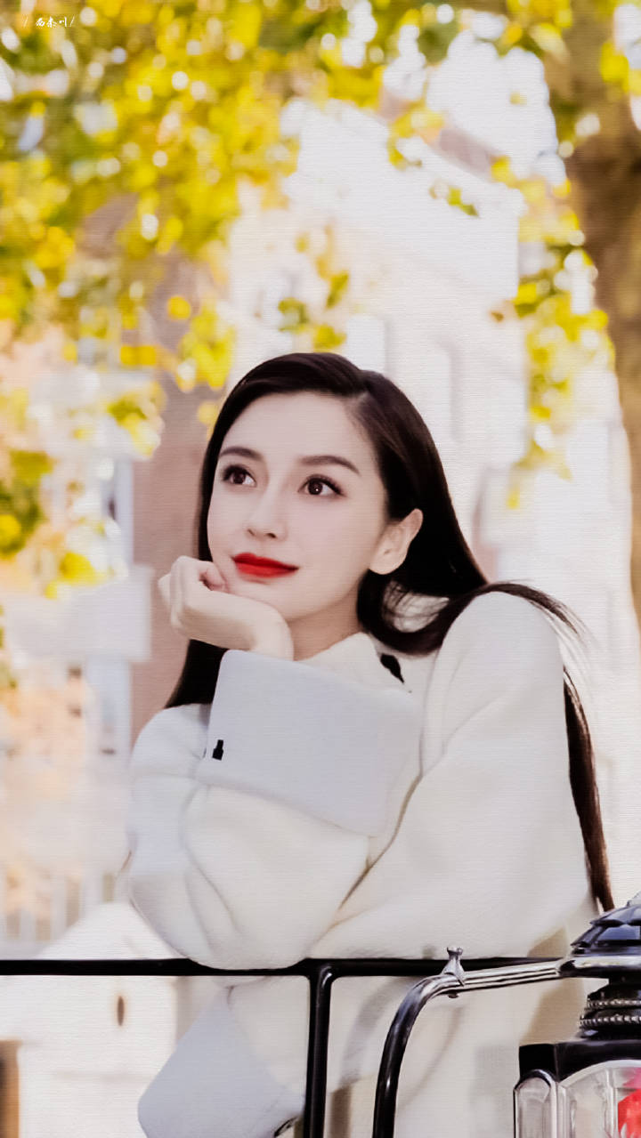 一位美少女的游客照
