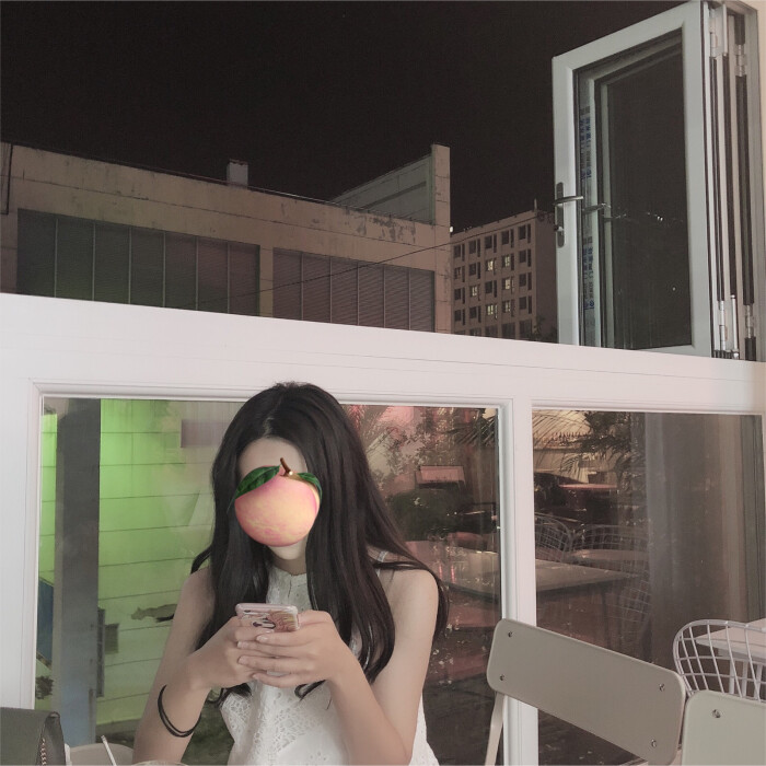 cj小姐姐给我拍的照片()比心