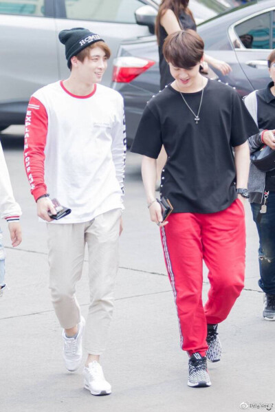 saint 黄明明 mean 洪天逸 泰剧不期而爱