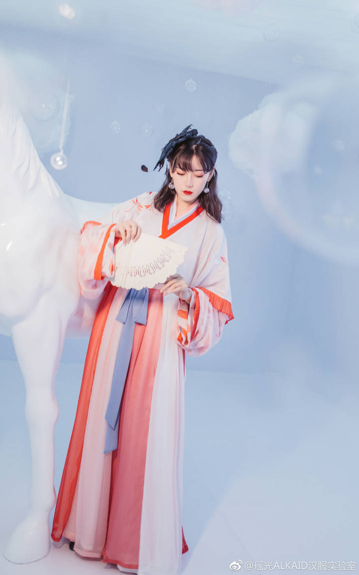 瑶光汉服实验室十月晋制《纨绔·玩酷》风花雪月系列风之羽带着风的