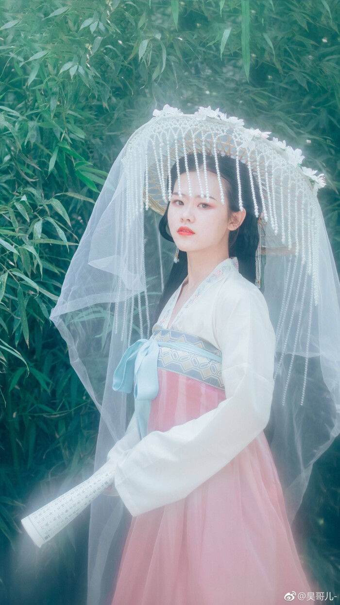 锦时光影# #汉服写真# #北京旅拍# 【绿竹猗猗】有匪君子,如切如磋