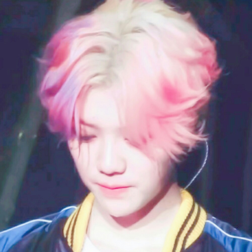 粉色头发头像男图片
