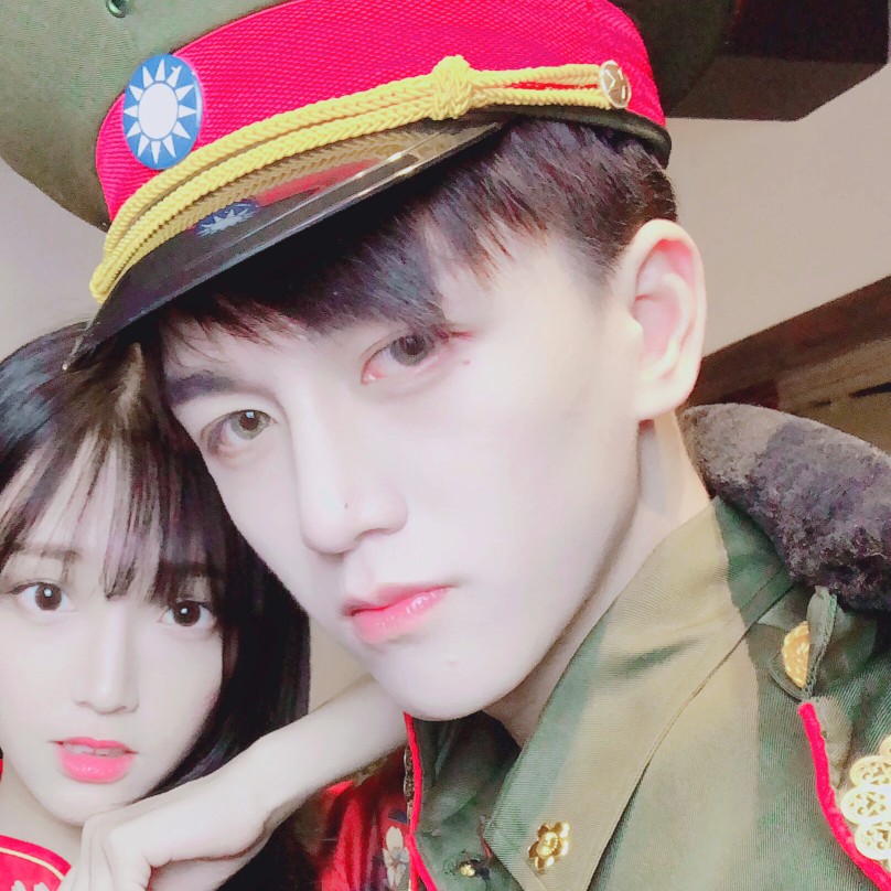 情侣头像自截 注明小缨你说你什么都不会但是我会啊我会把你照顾的