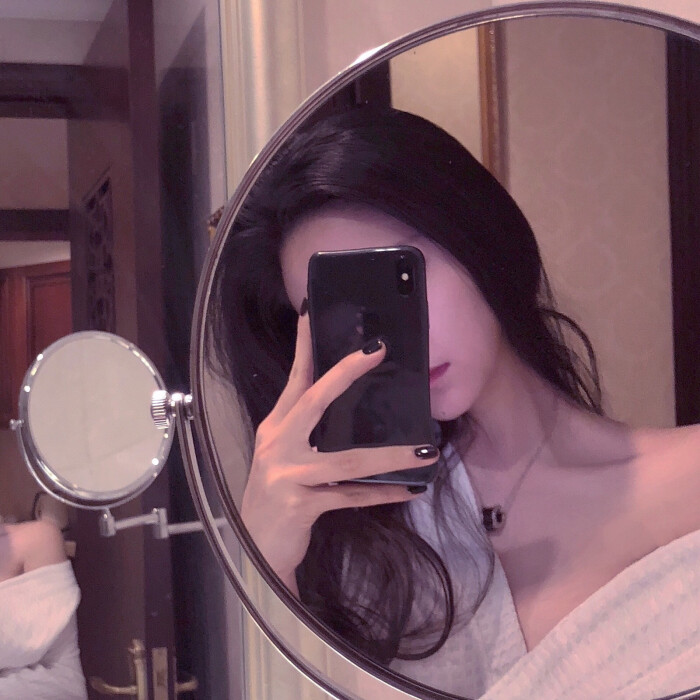 女头 手机控二传备注:堆糖野洵.