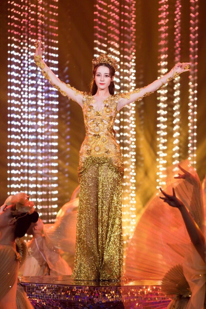 迪丽热巴2018金鹰女神