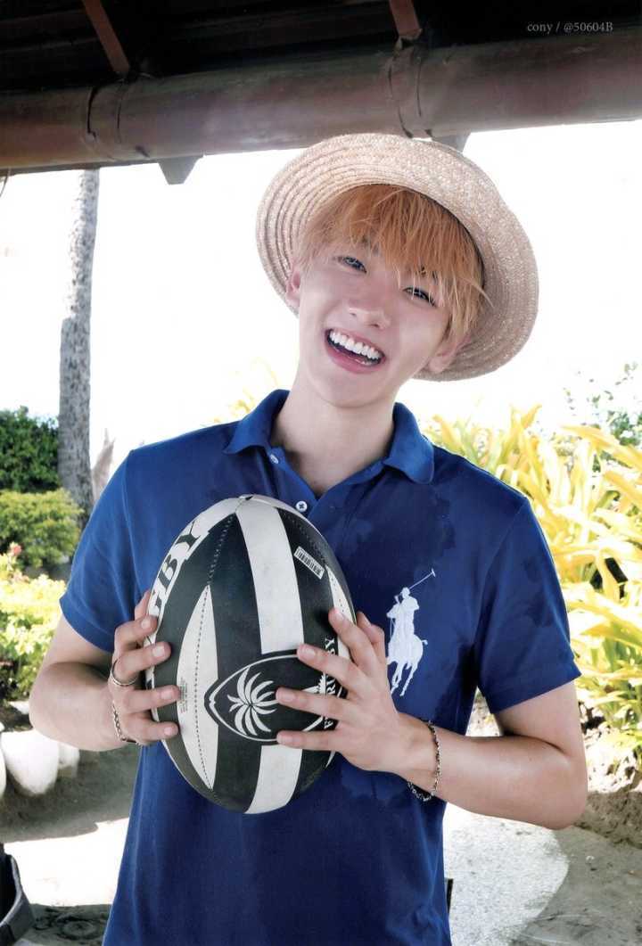 边伯贤# #baekhyun# #exo# 壁纸 背景 头像 锁屏斐济写真