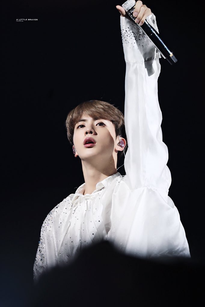 jin 金硕珍 bts 防弹少年团 bts world tour'love yourself'演唱会