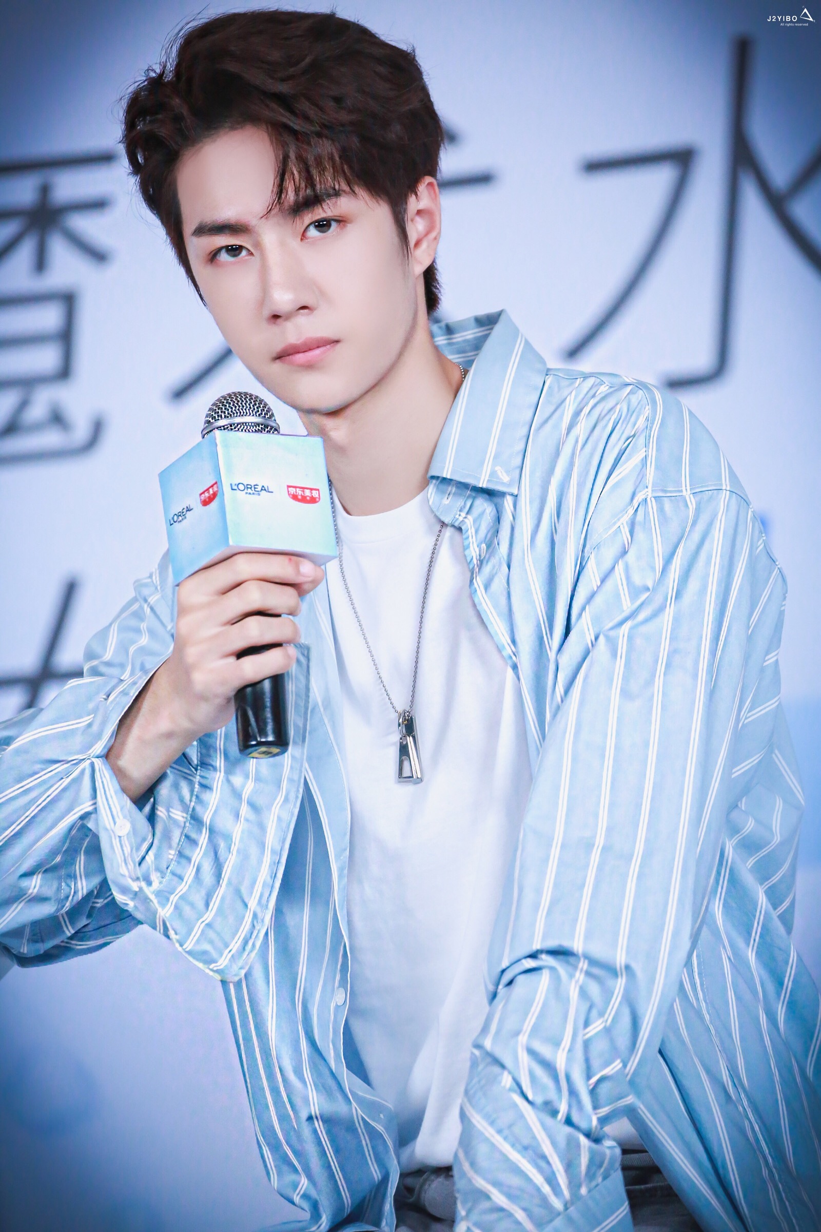 181009 欧莱雅品牌活动 @uniq-王一博 cr:logo