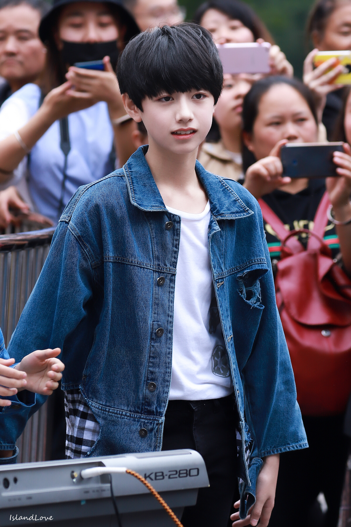 朱志鑫 cr.logo