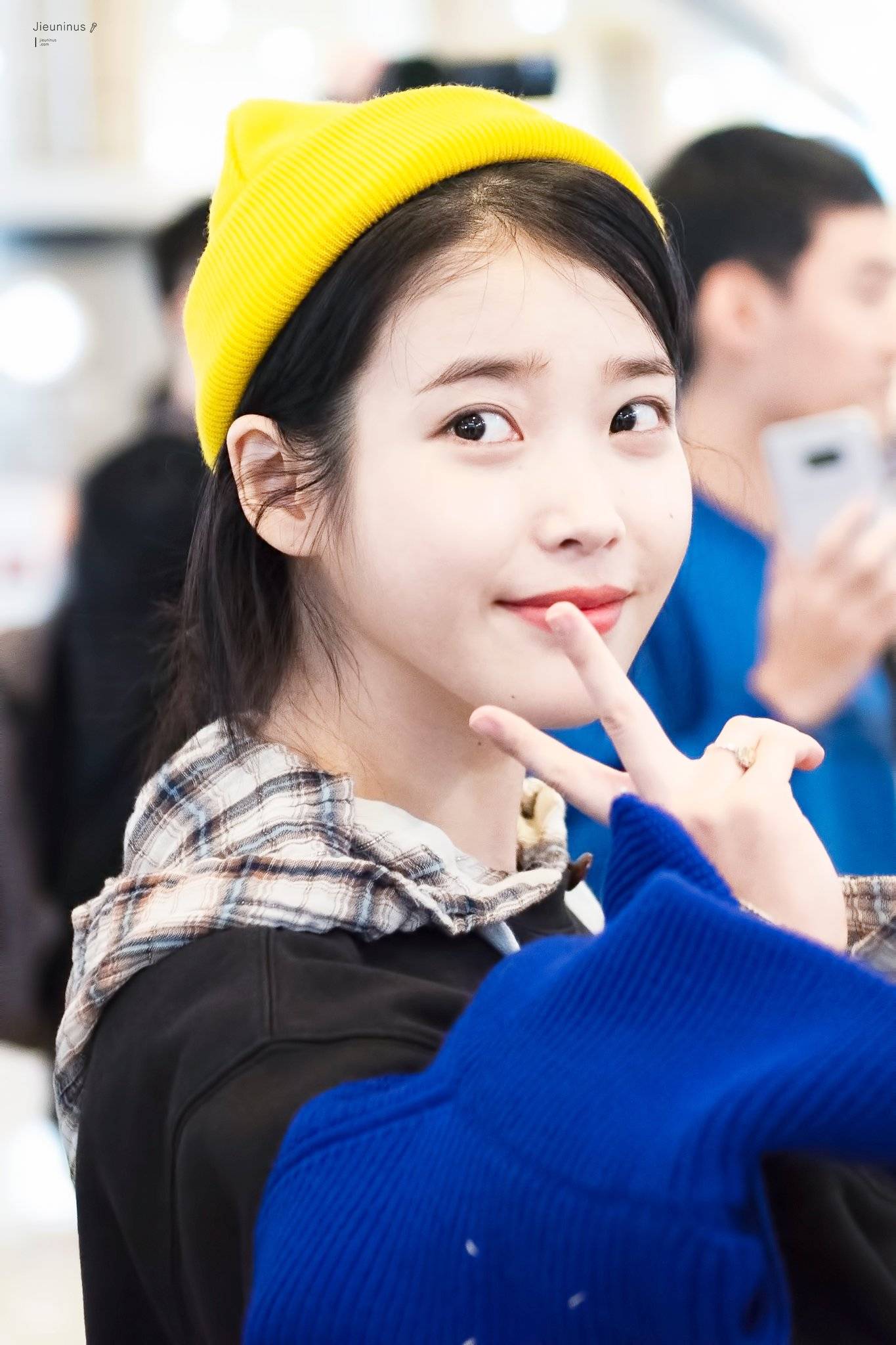 【李知恩iu】181019 iu金浦机场出境高清