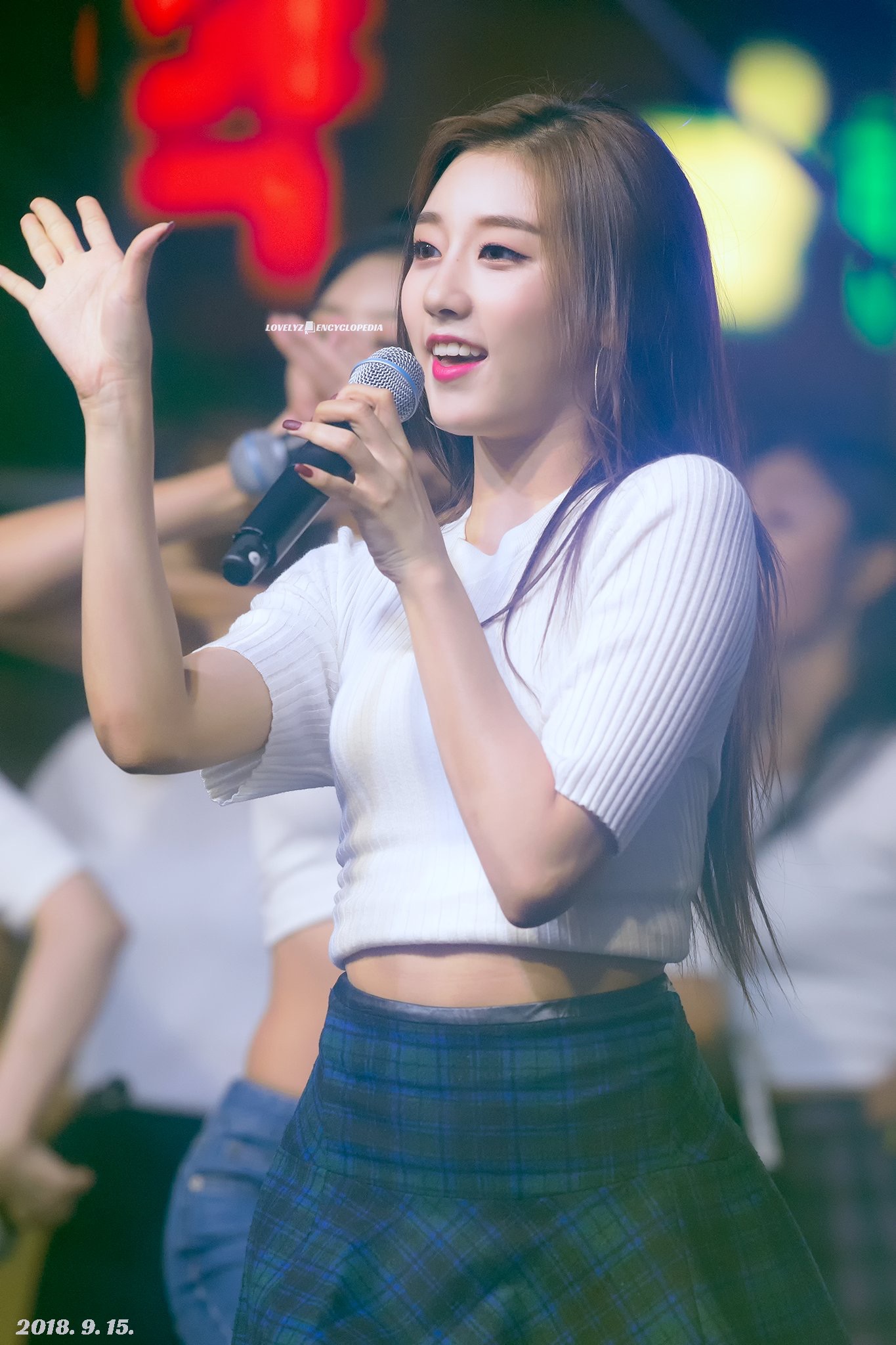 lovelyz 郑艺仁