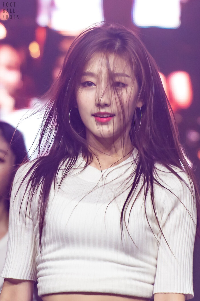 lovelyz 郑艺仁