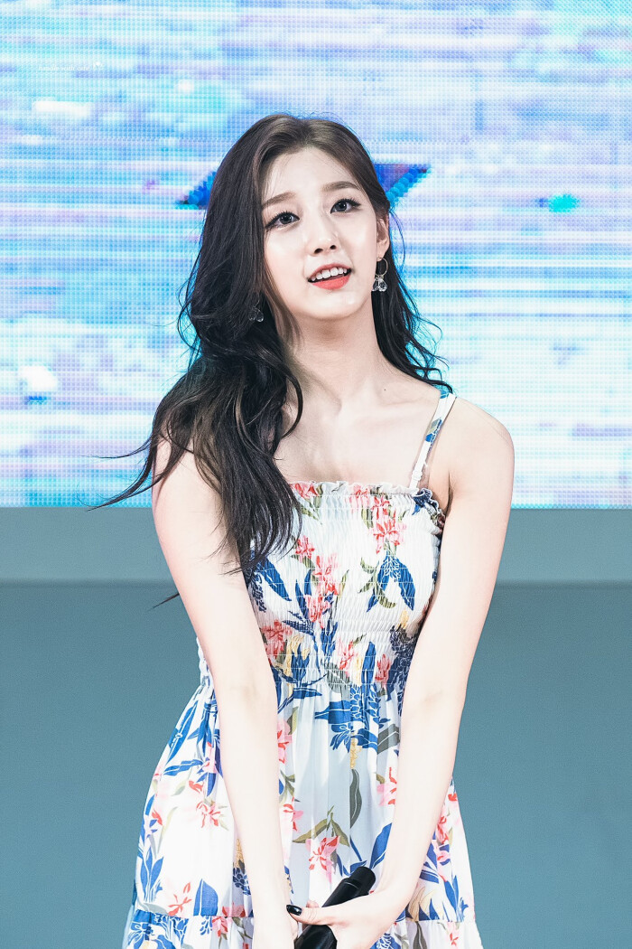lovelyz 郑艺仁