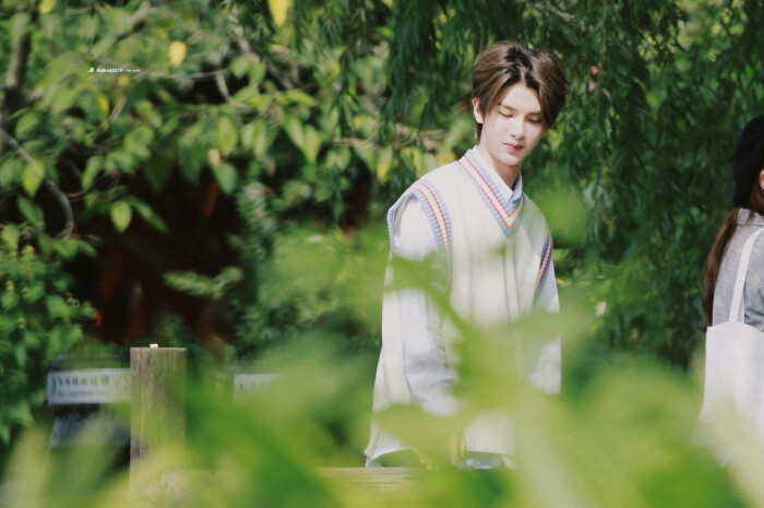 黄明昊