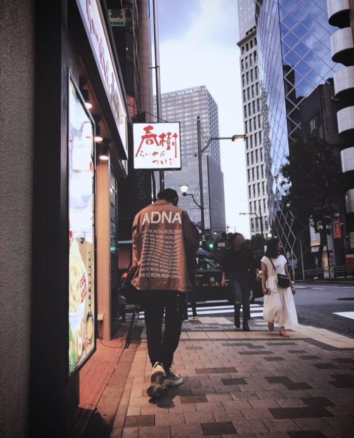 朴灿烈 背影