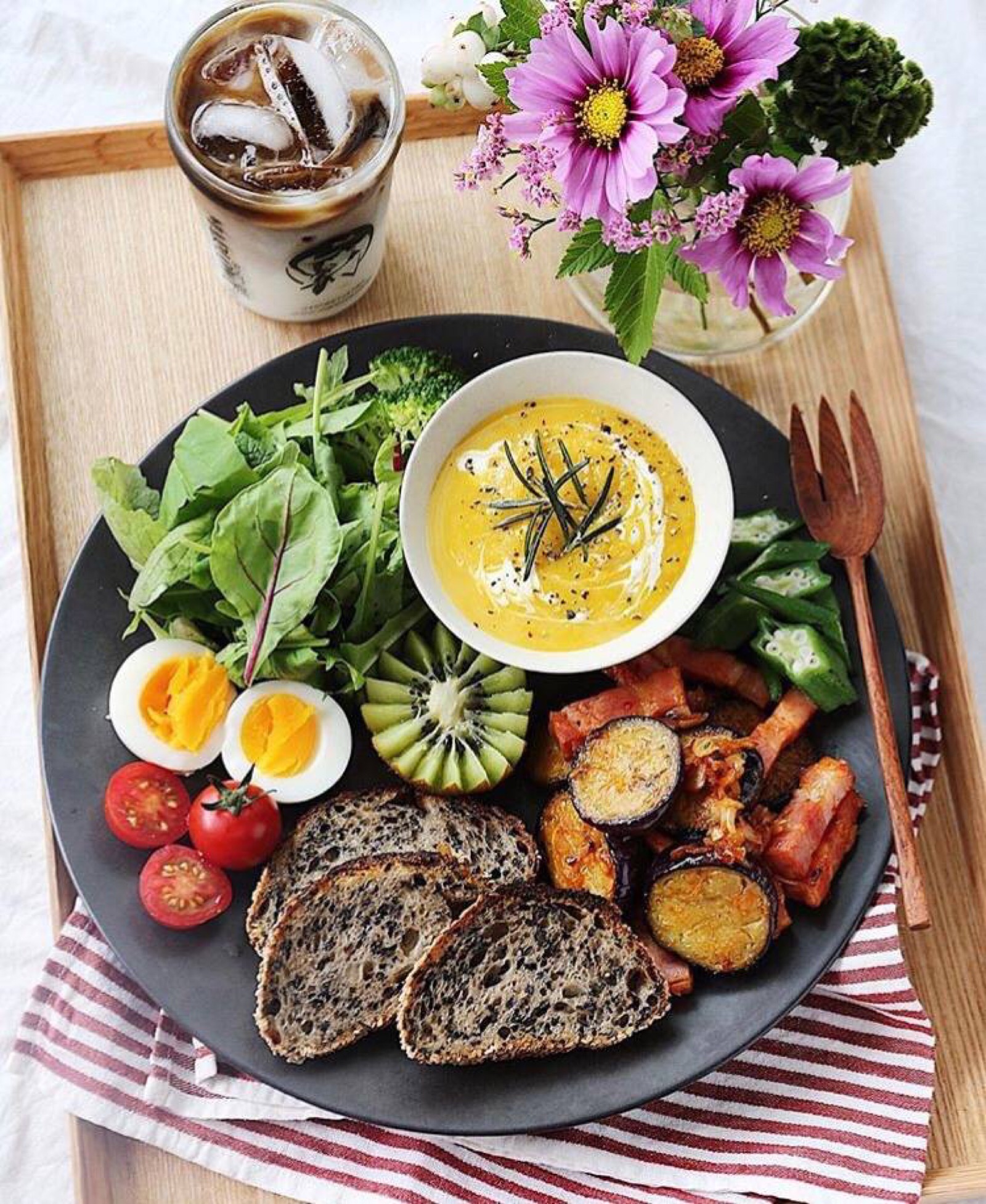 这样的早餐,分明就是我起床的动力![耶][耶]ins:miki____k