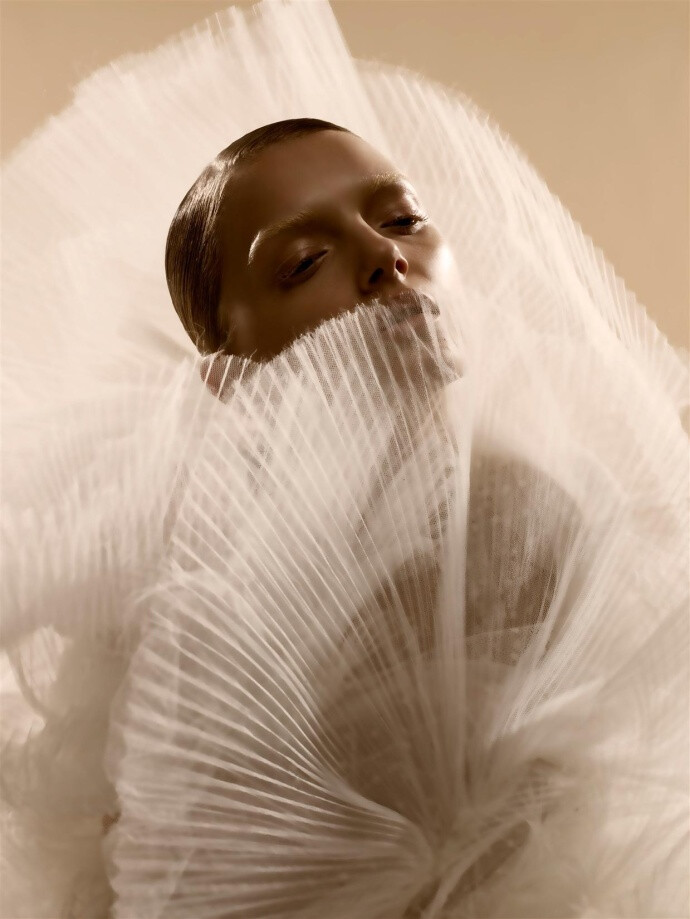 lily donaldson# photographed by slve sundsb for numéro #82