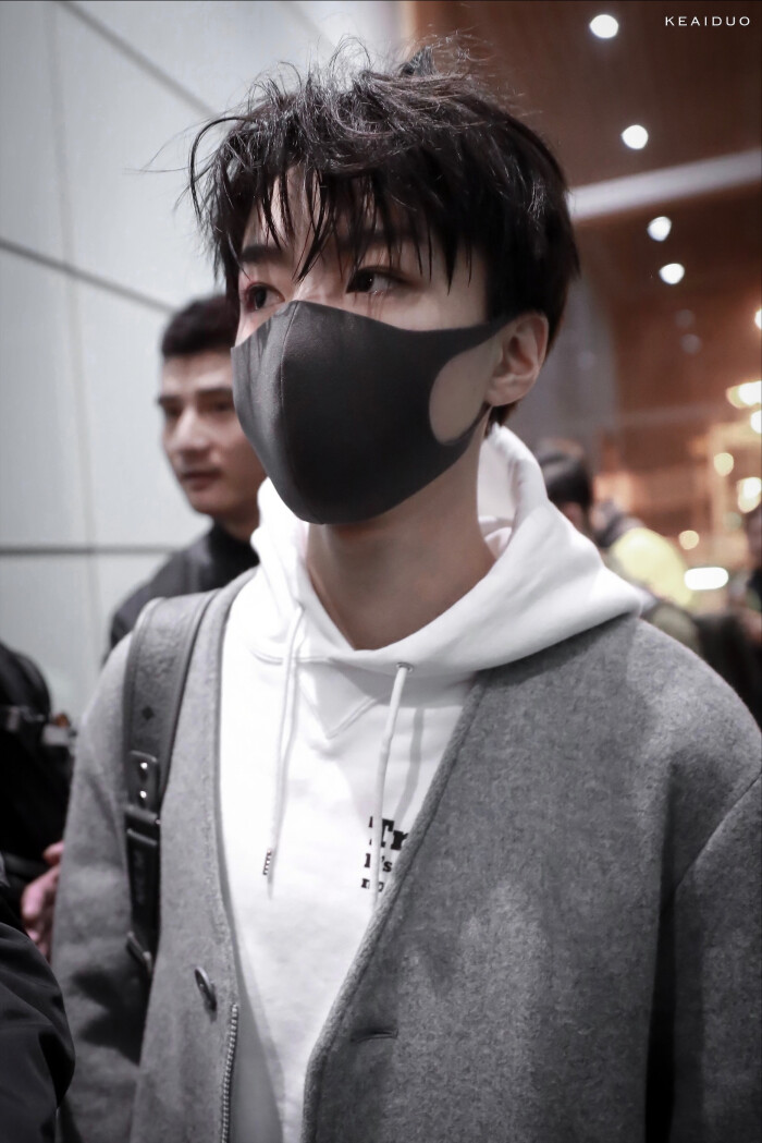 王俊凯×2018.10.30北京—重庆出发×cr:logo