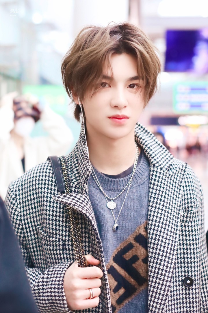 justin黄明昊