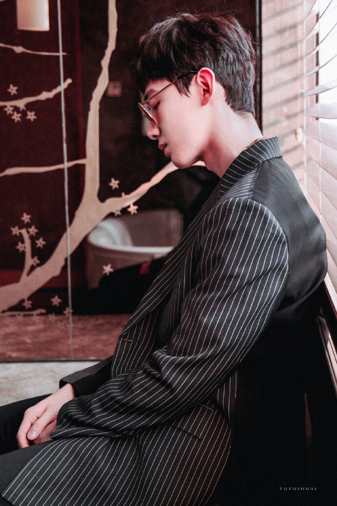 白敬亭|#白,就对了# love like a boom.