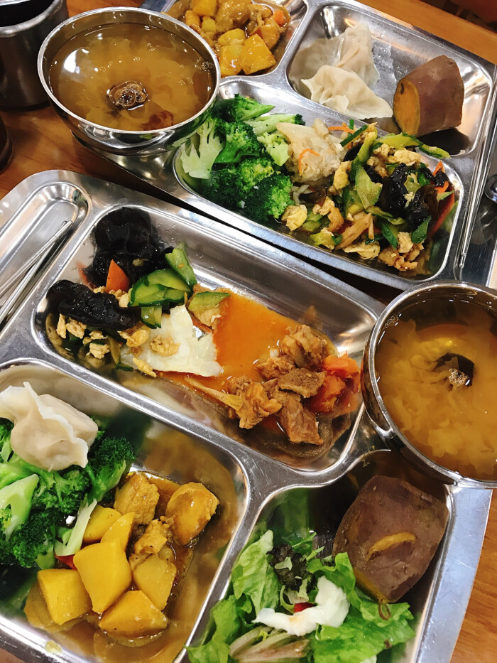 食堂午餐