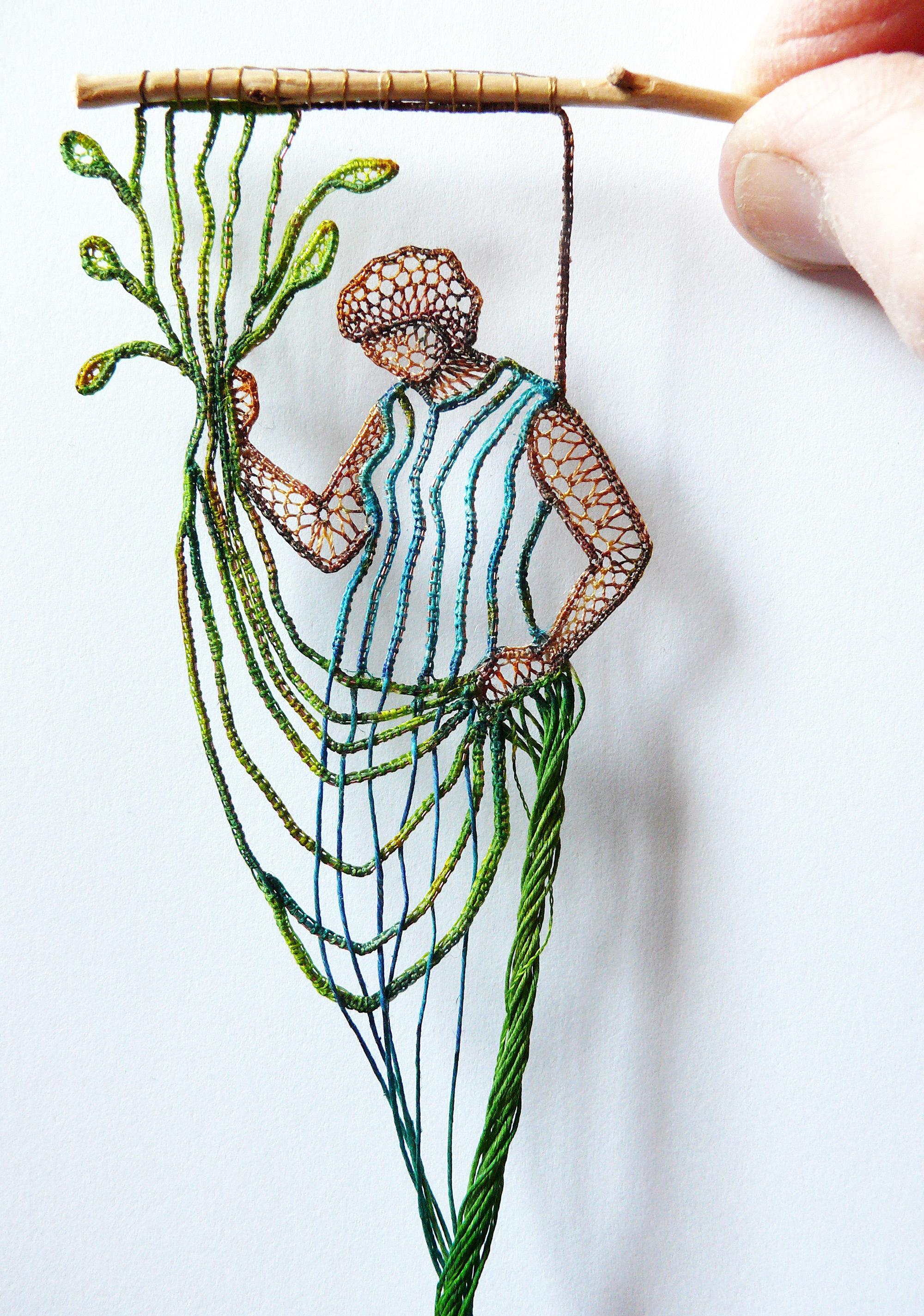 匈牙利纤维艺术家09gnesherczeg制作的彩色蕾丝