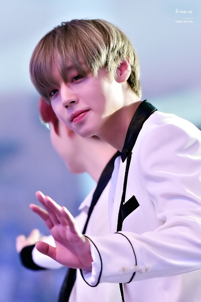 朴志训jihoon.