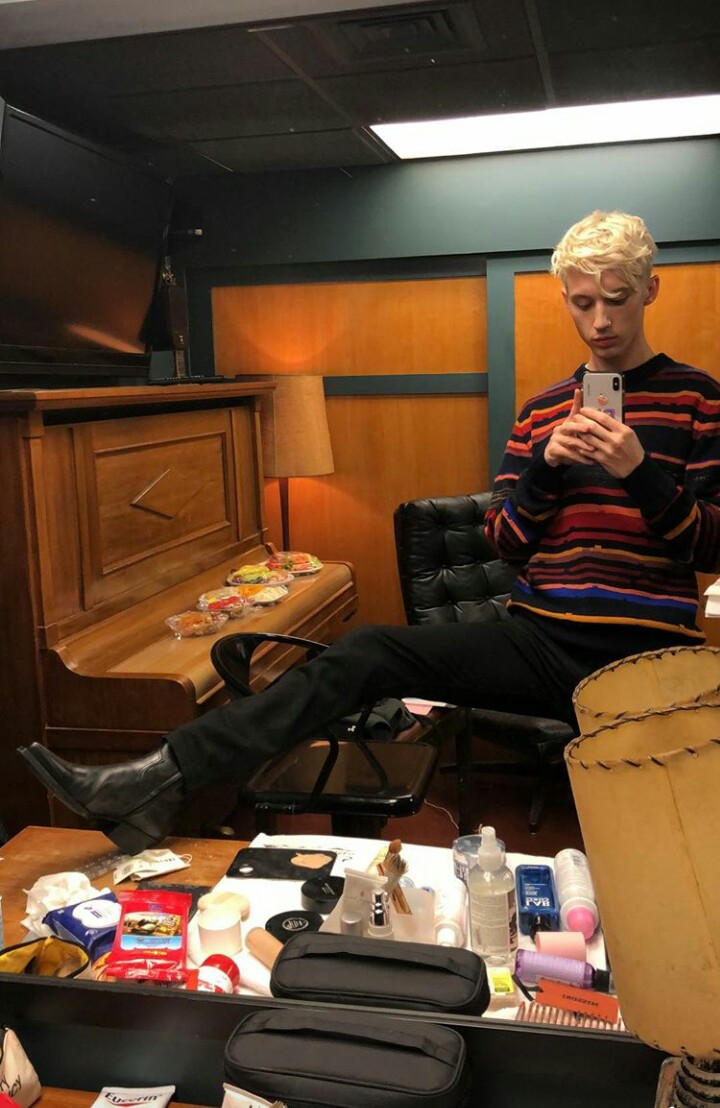 戳爷troye sivan 特洛耶希文 自截 ins [杨晋戈]