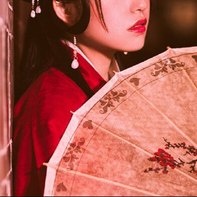 自截古风女灯火阑珊处