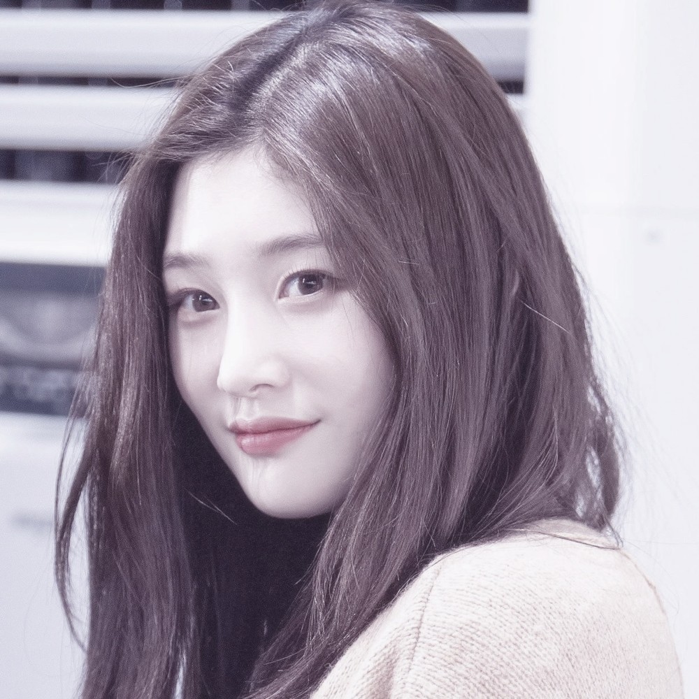 郑采妍头像08经年.