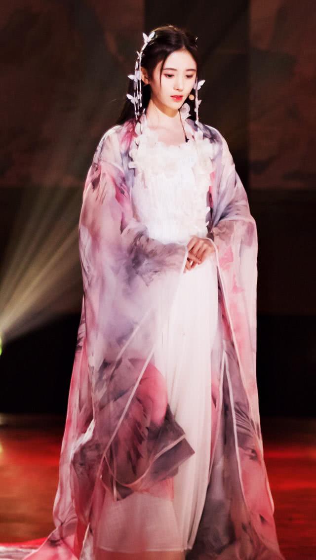 鞠婧祎 国风美少年
