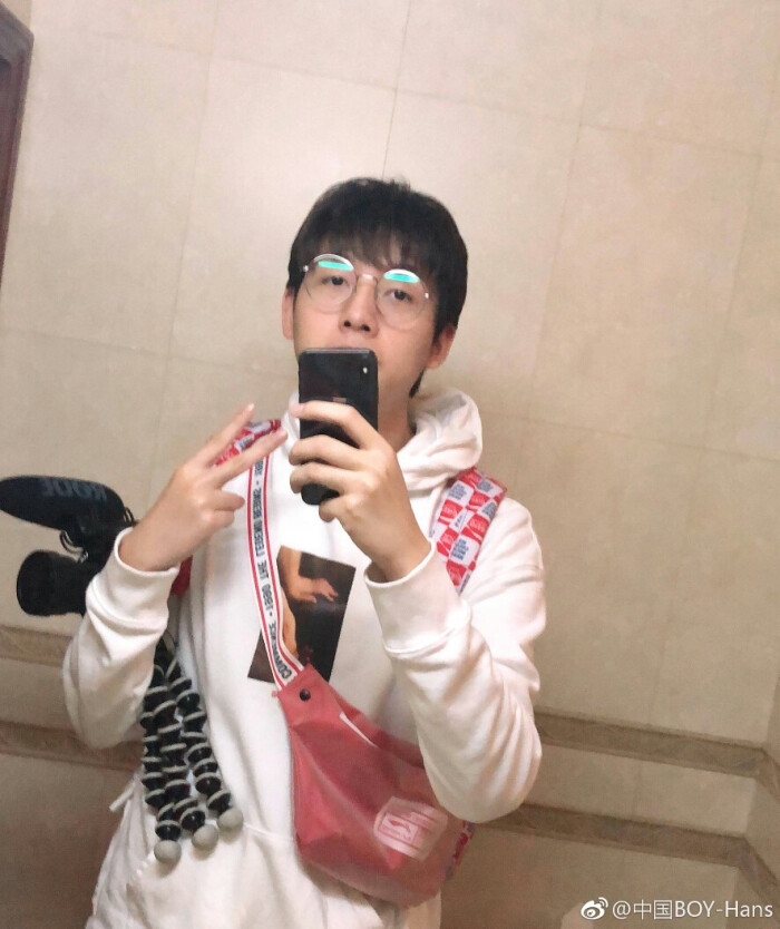 关于王瀚哲 boy去台湾旅游啦