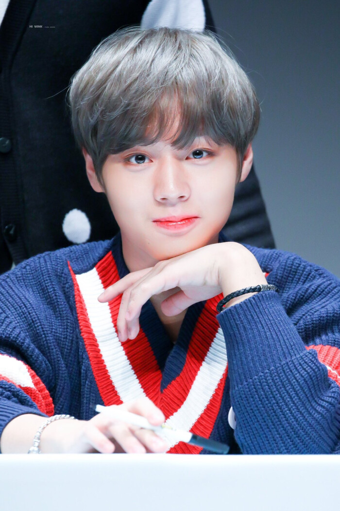 1811125 签售会饭拍