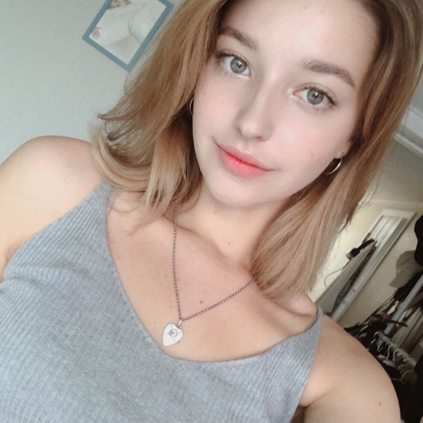 自截_by: danilova angelina