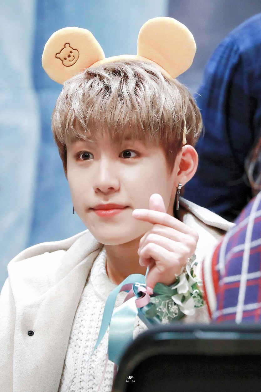 wanna one 朴佑镇 壁纸 头像 自拍