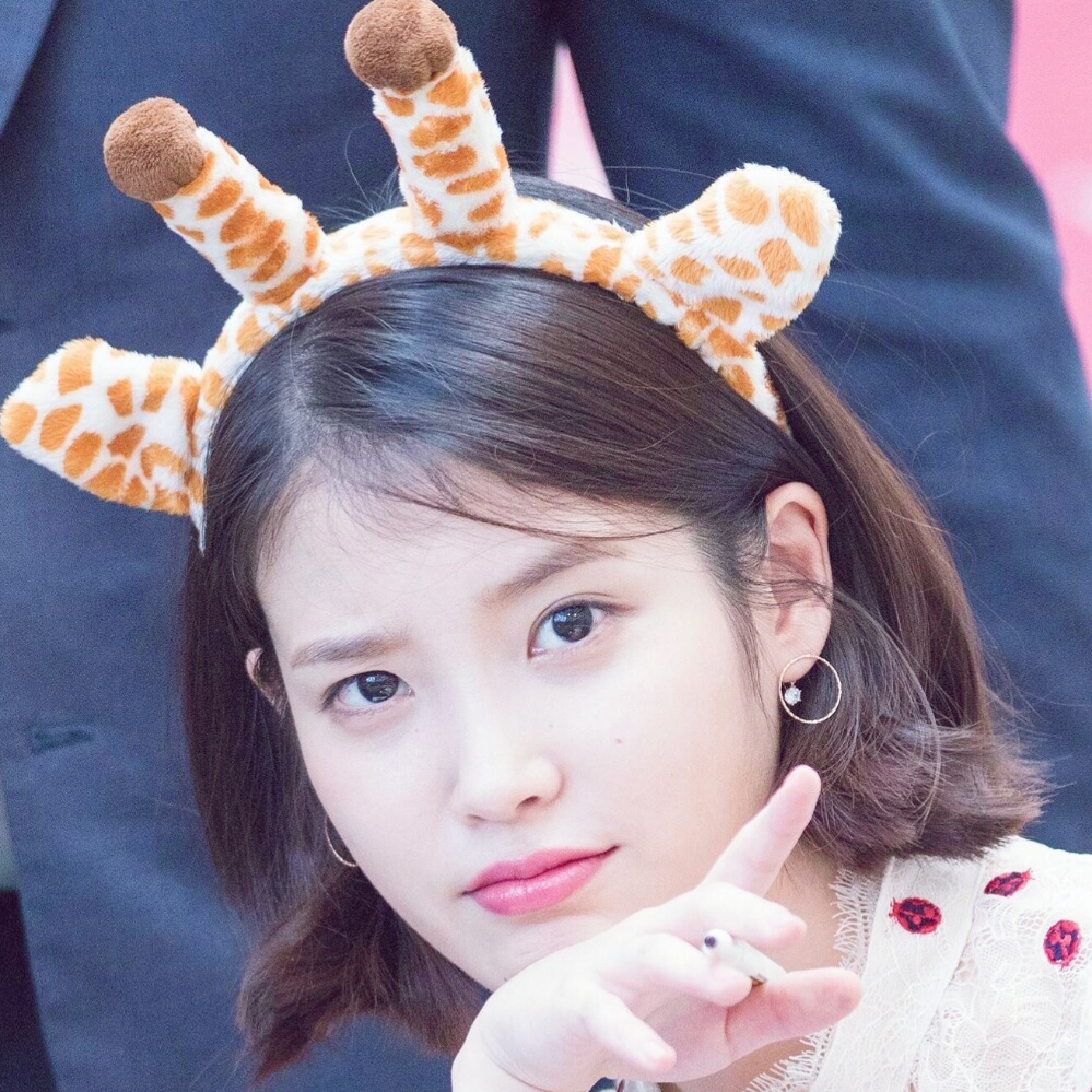 iu 李知恩