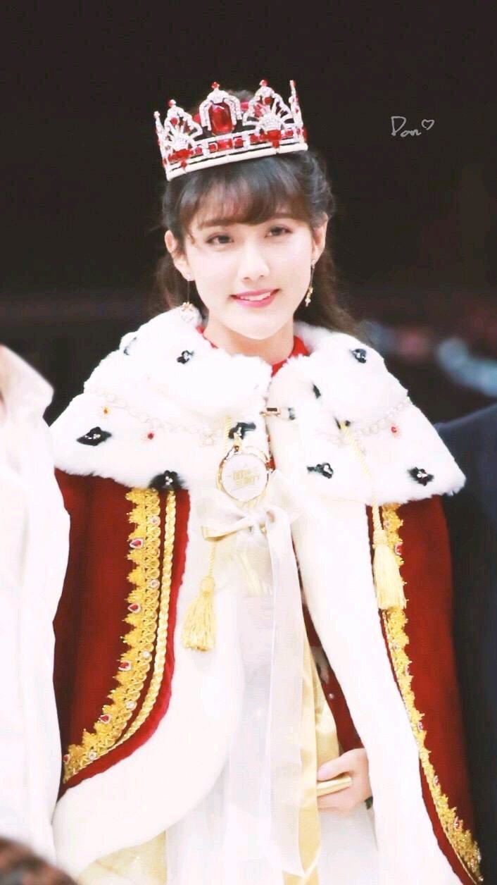 李艺彤