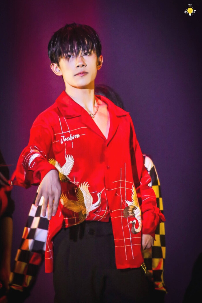 易烊千玺#tfboys 十八岁生日会舞蹈 高清 帅气
