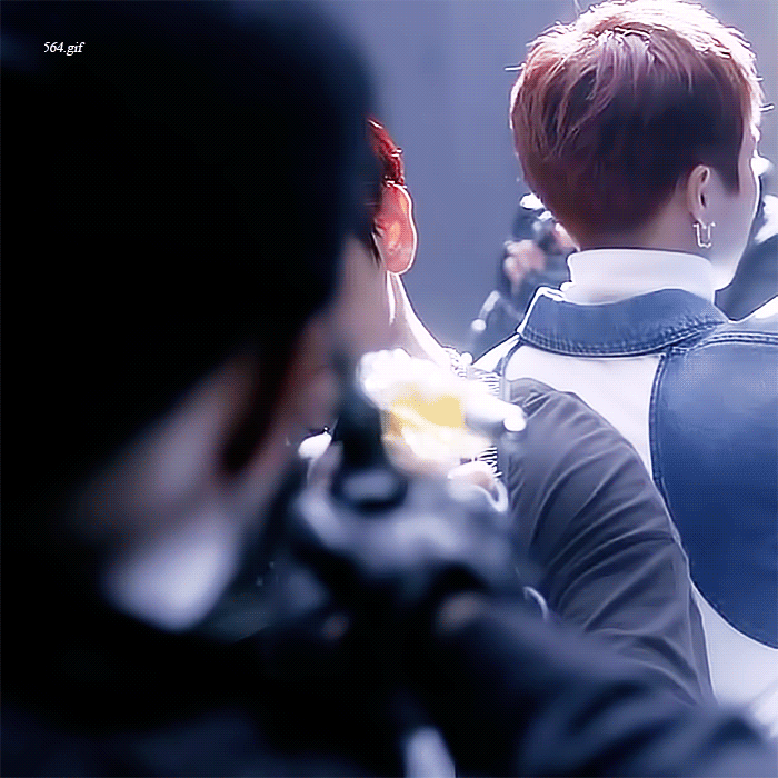 边伯贤 love shot mv gif