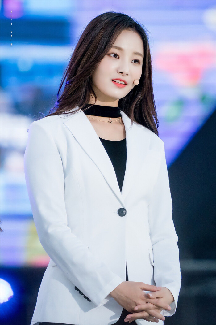 momoland 妍雨