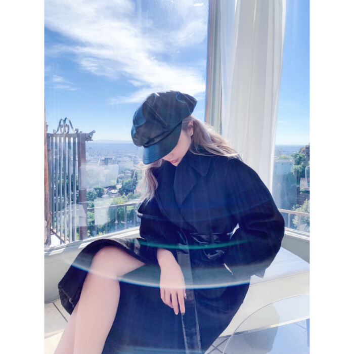 洝大人 女头白边自制头像可爱 侧脸 黑白 御姐