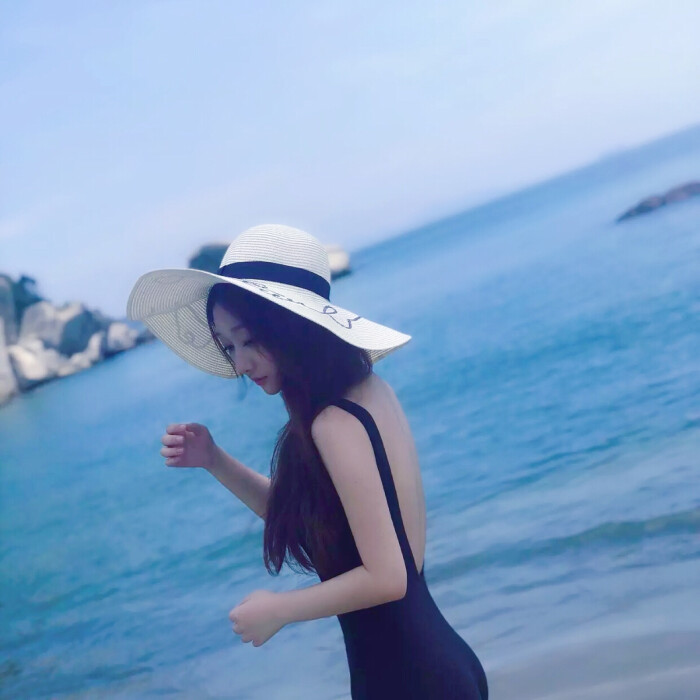 2018年12月15日 12:49   关注  女头 气质女 侧脸 背影 海边 评论