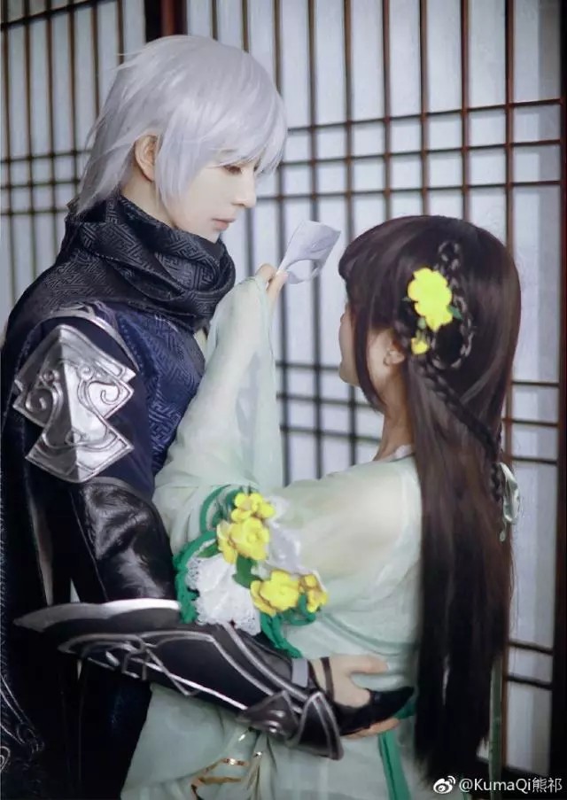 cosplay熊祁女撞,贺朝cos 熊叔首次出古装cos,遇见逆水寒燕无归,请放开那个女孩让我来!