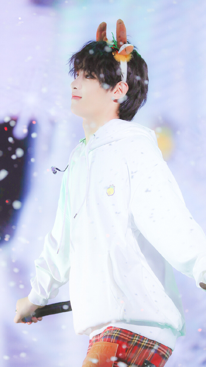 justin黄明昊