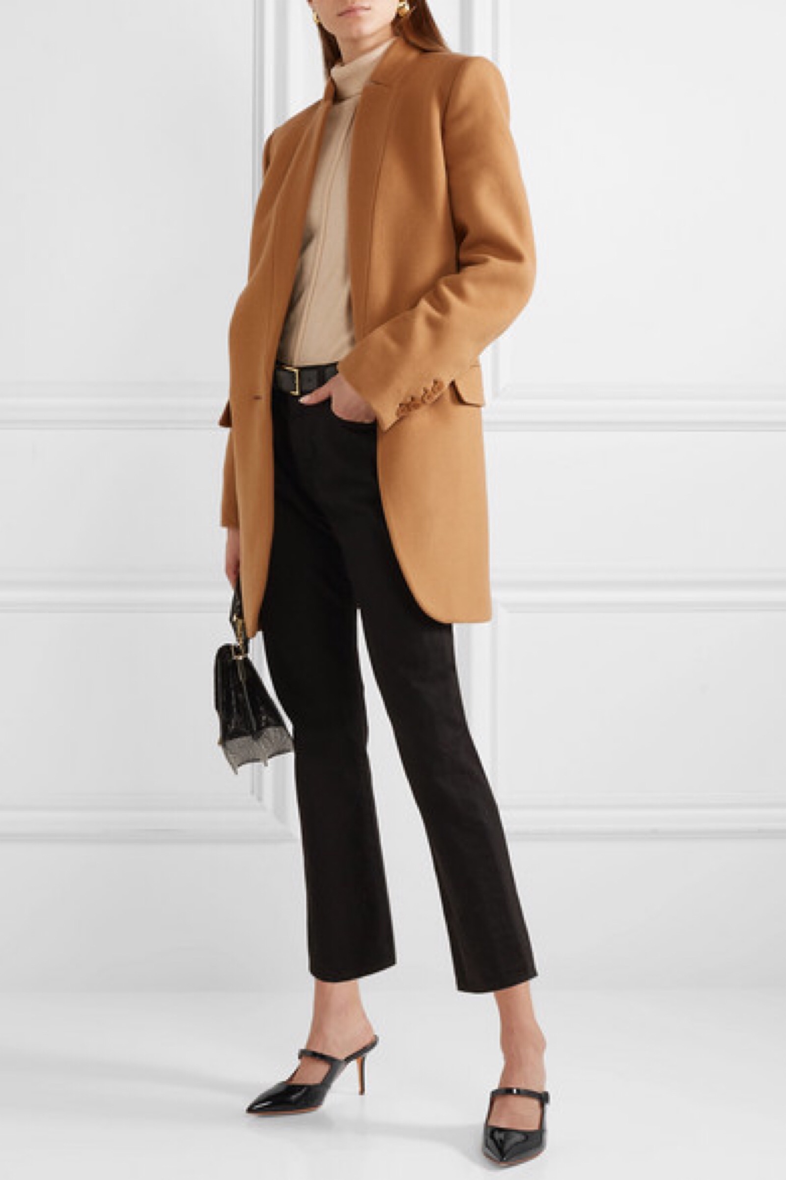 rupert sanderson 对品质要求甚高,因此他坚持使用意大利上乘皮革,并