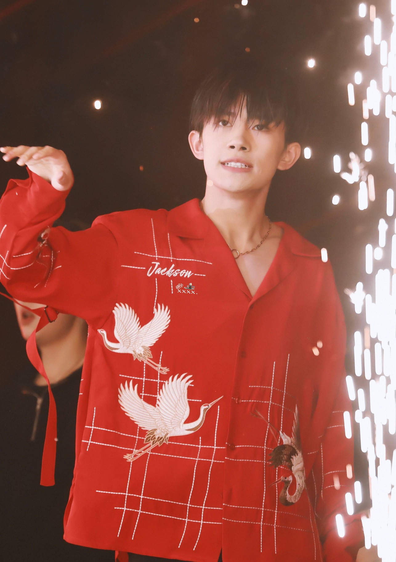 易烊千玺 #tfboys 十八岁成人礼生日会 舞蹈游离之间 高清 帅气