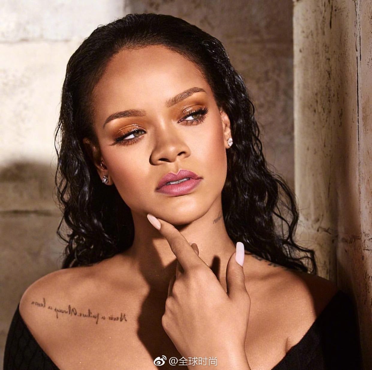 蕾哈娜明年发行新专辑#rihanna 宣布将于2019年发布新专辑,时隔三年